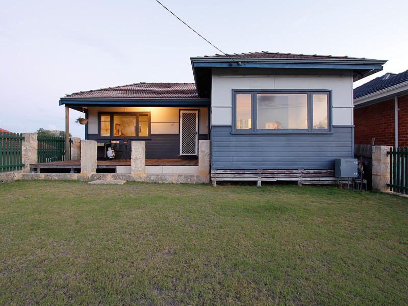 127 South St, Beaconsfield WA 6162