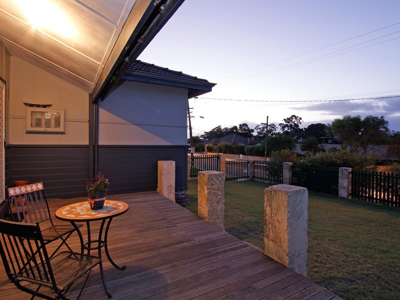 127 South St, Beaconsfield WA 6162