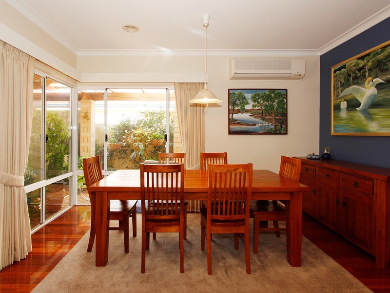 13 McNess Glade, Salter Point WA 6152