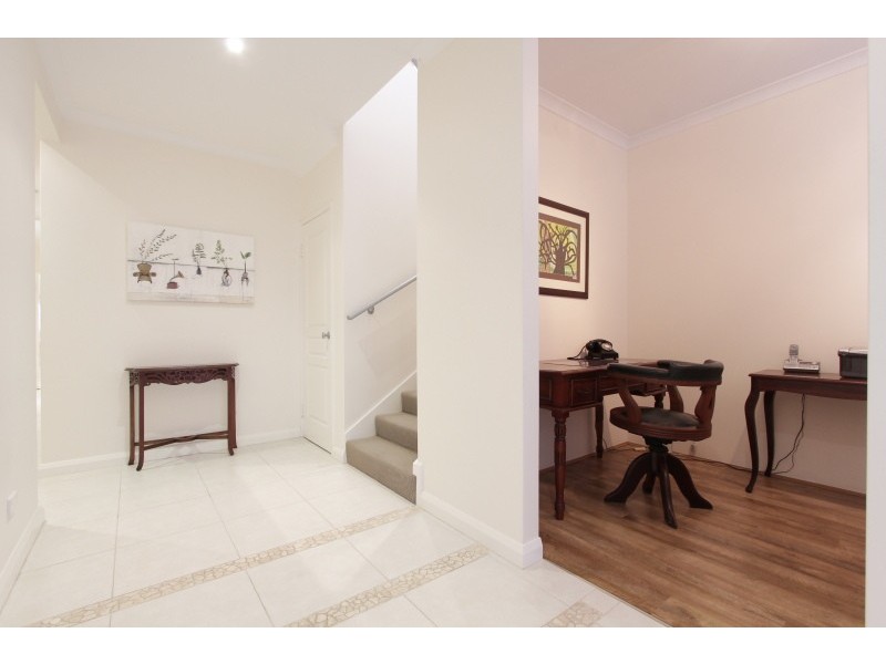 11a Barclay Rd, Kardinya WA 6163