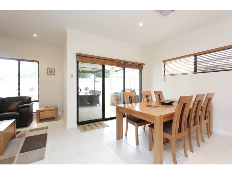 11a Barclay Rd, Kardinya WA 6163