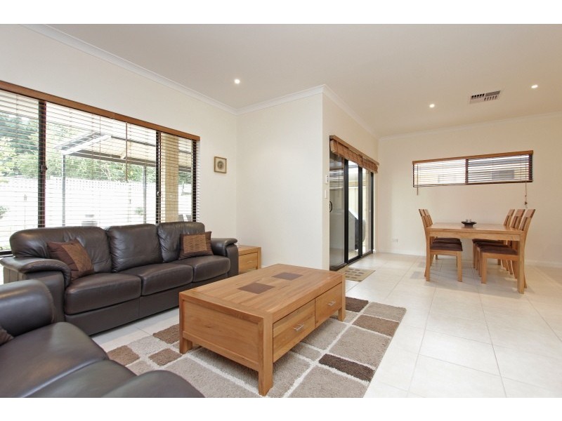 11a Barclay Rd, Kardinya WA 6163