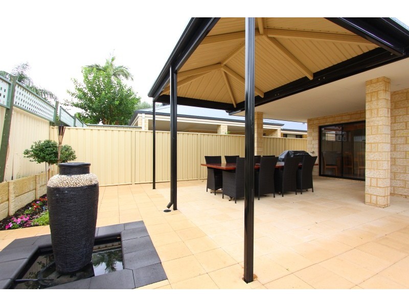 11a Barclay Rd, Kardinya WA 6163