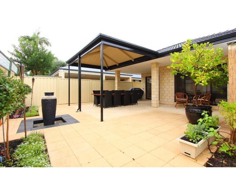 11a Barclay Rd, Kardinya WA 6163
