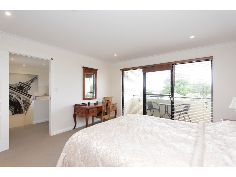11a Barclay Rd, Kardinya WA 6163