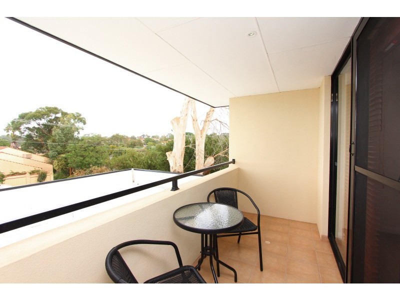11a Barclay Rd, Kardinya WA 6163