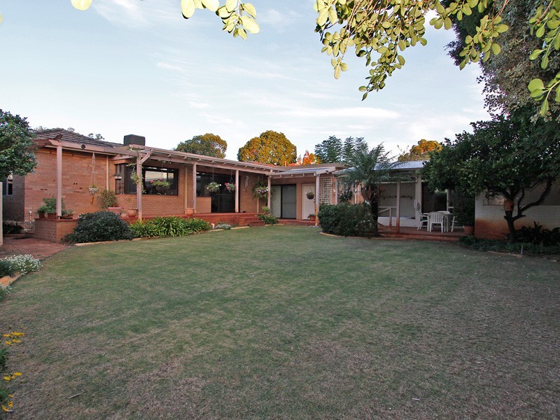 104 The Promenade, Mount Pleasant WA 6153