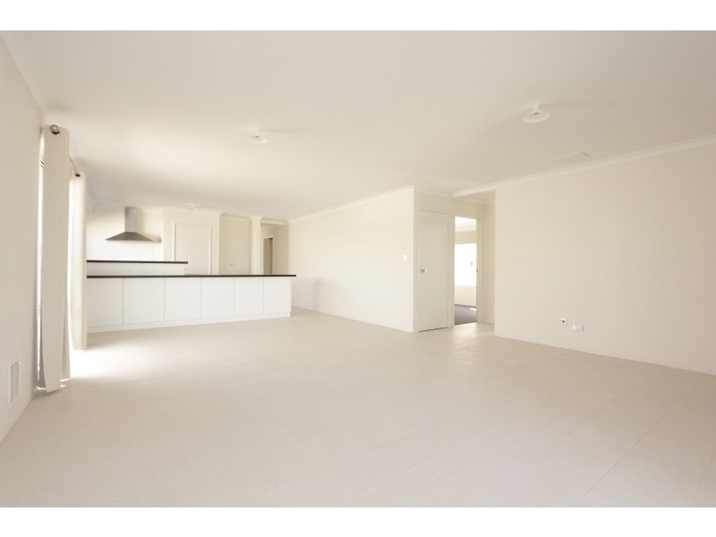 71 Winterfold Rd, Hamilton Hill WA 6163