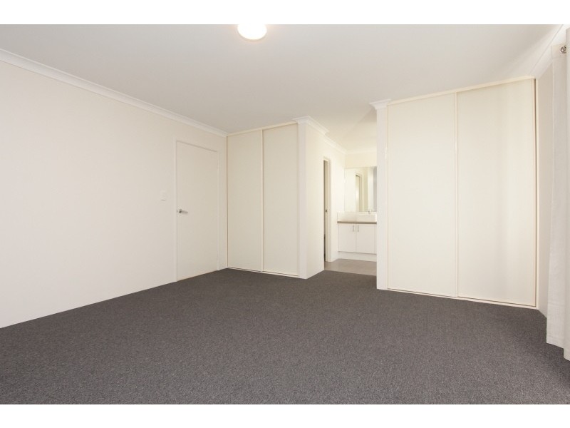 71 Winterfold Rd, Hamilton Hill WA 6163