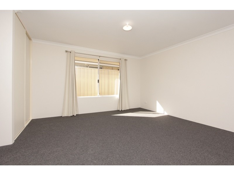71 Winterfold Rd, Hamilton Hill WA 6163