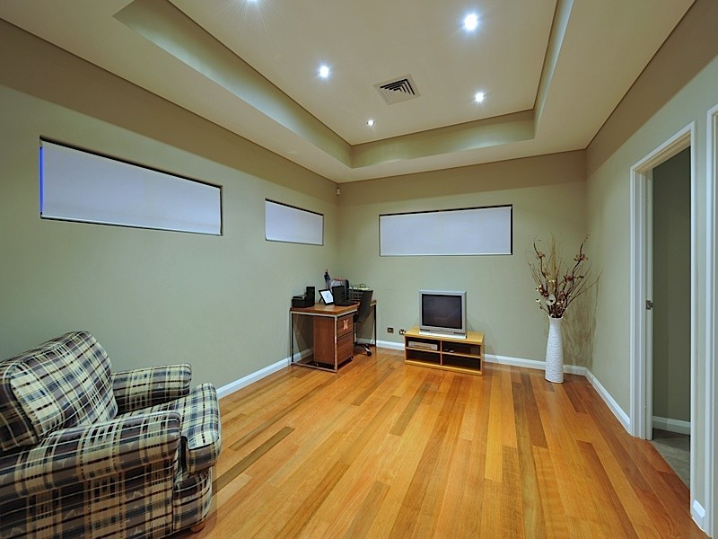 33 Appleberry St, Churchlands WA 6018