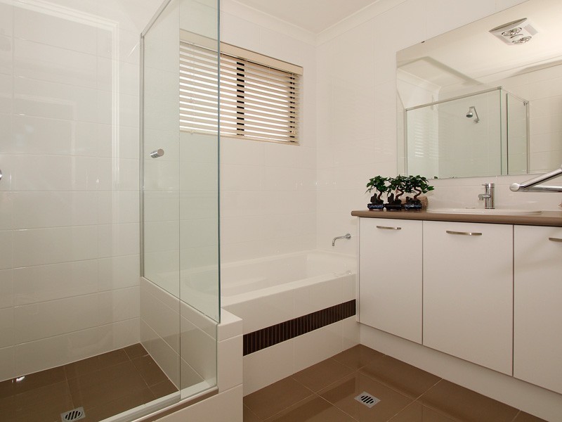 30b Henley Rd, Ardross WA 6153