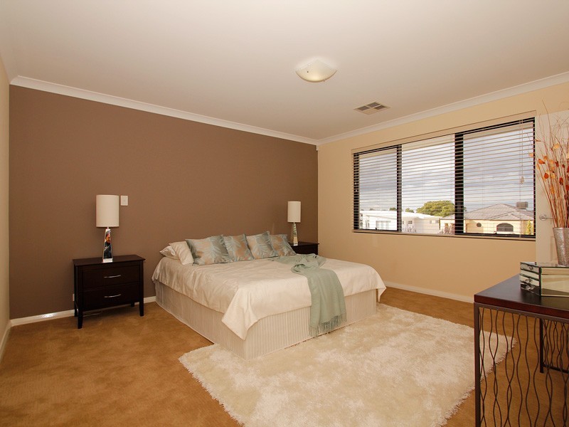 30b Henley Rd, Ardross WA 6153