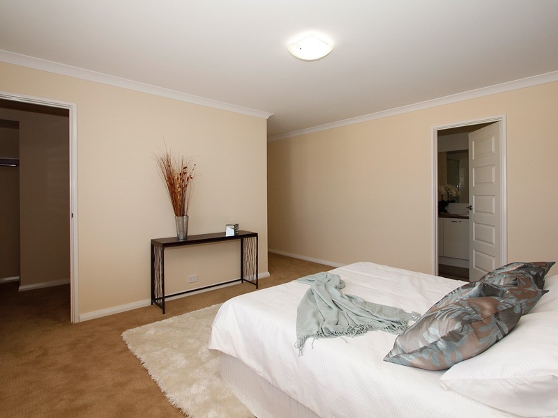 30b Henley Rd, Ardross WA 6153