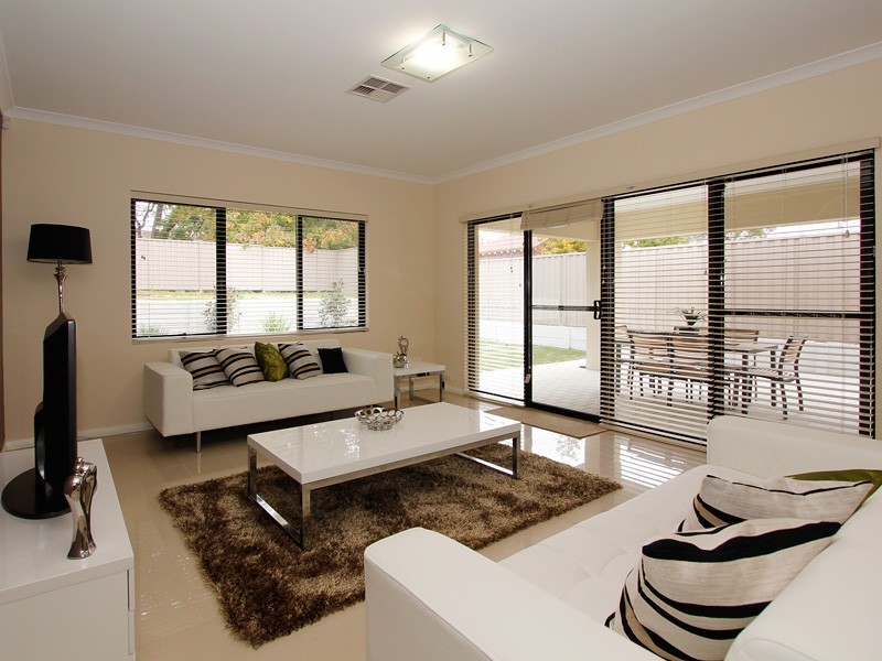 30b Henley Rd, Ardross WA 6153