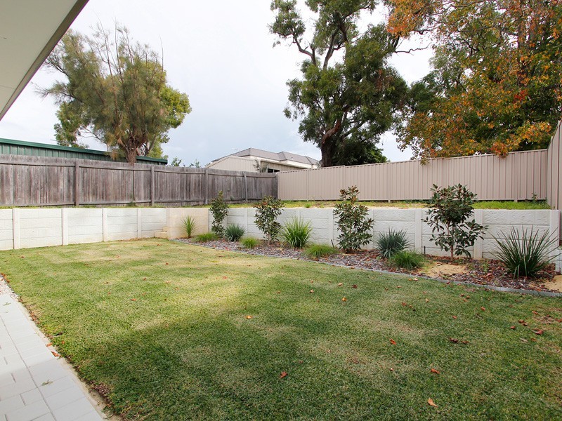 30b Henley Rd, Ardross WA 6153