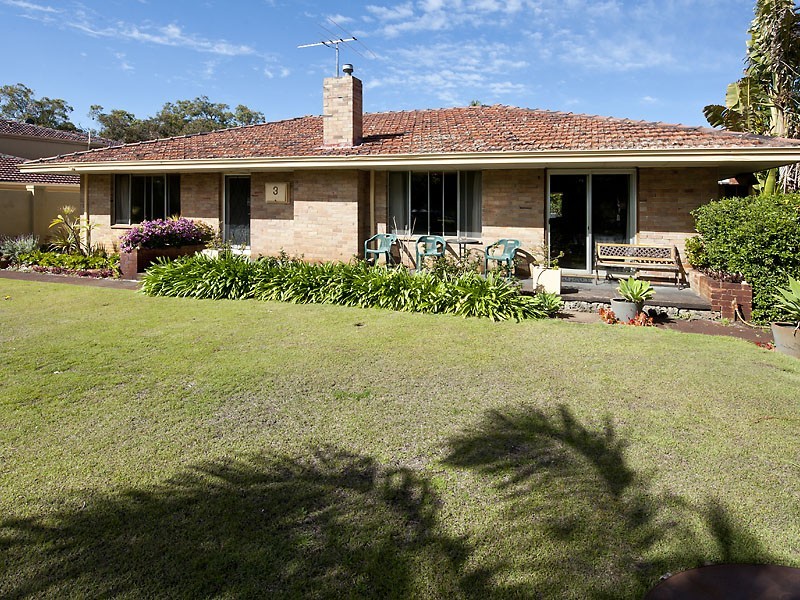 3 Shirley Ave, Mount Pleasant WA 6153