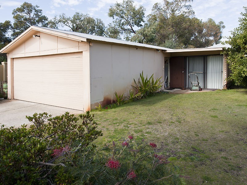 3 Shirley Ave, Mount Pleasant WA 6153