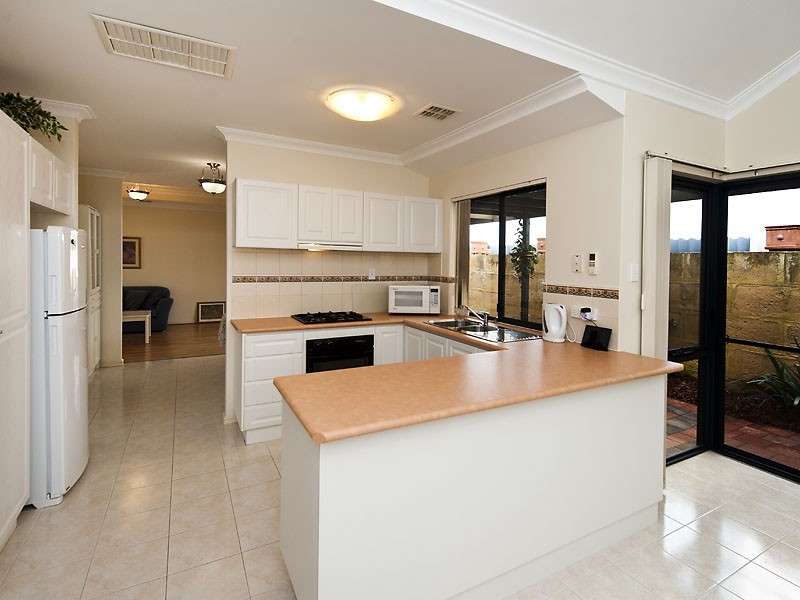 3/6 Widdicombe St, Myaree WA 6154