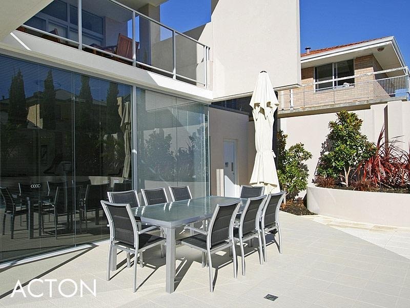 2/880 Canning Hwy, Applecross WA 6153