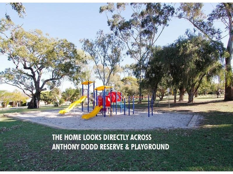 24a McLean St, Melville WA 6156