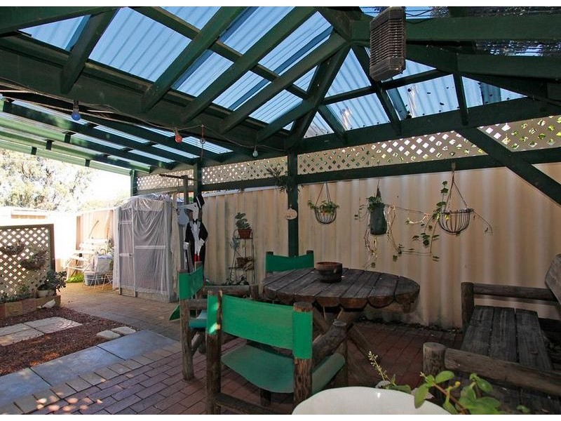 24a McLean St, Melville WA 6156