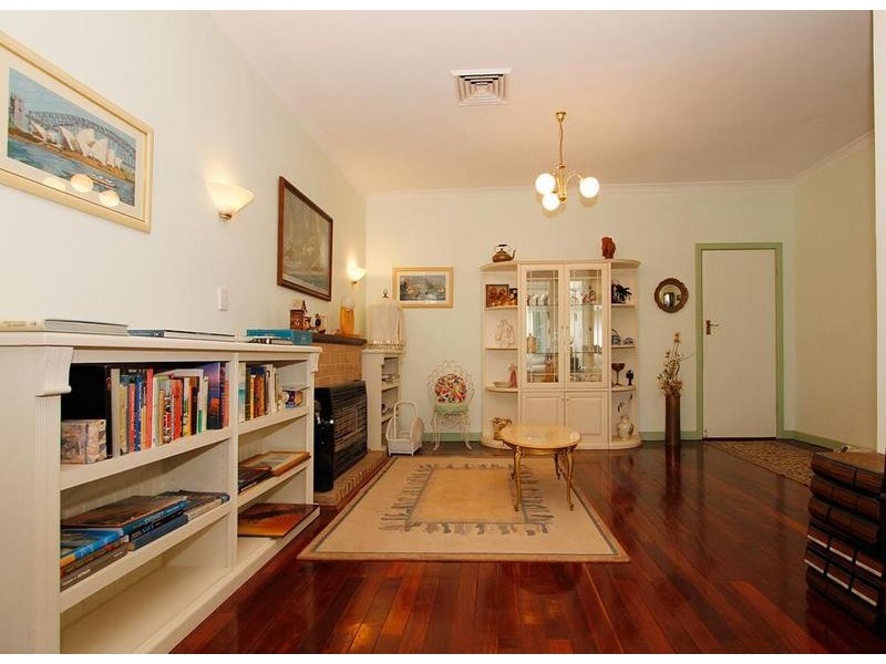 24a McLean St, Melville WA 6156