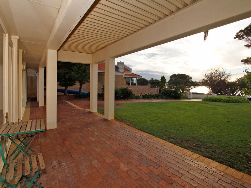 89 Riverton Drive, Rossmoyne WA 6148