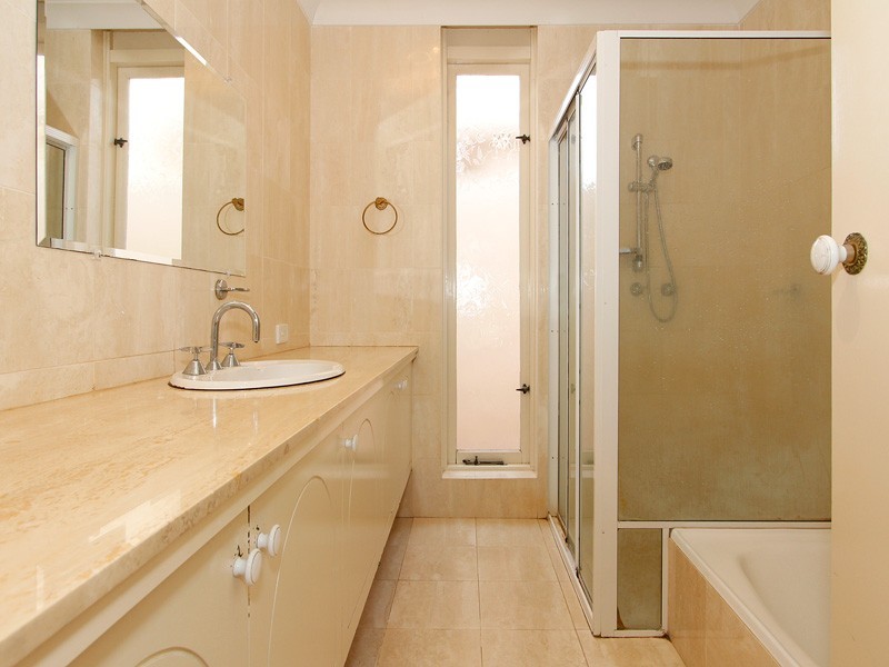 89 Riverton Drive, Rossmoyne WA 6148