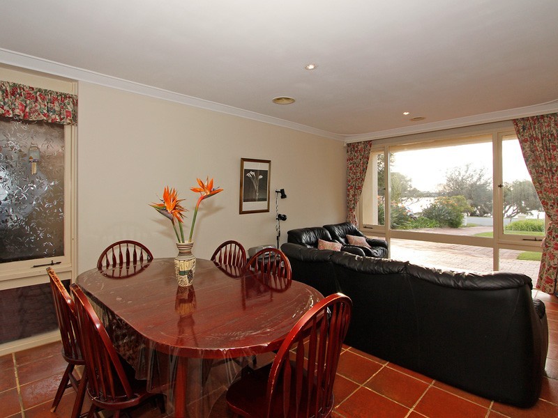 89 Riverton Drive, Rossmoyne WA 6148