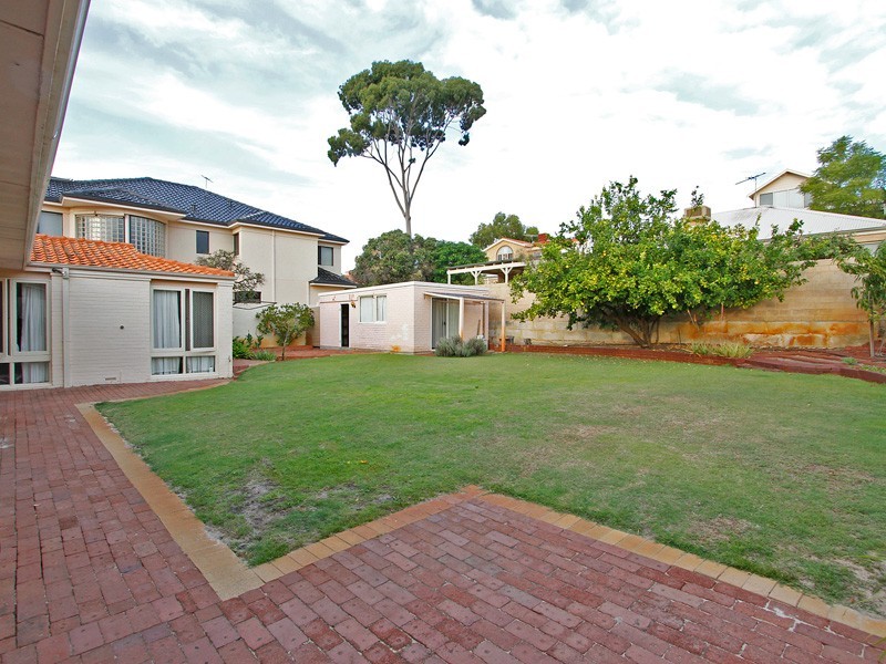 89 Riverton Drive, Rossmoyne WA 6148