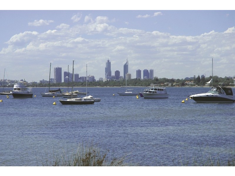 33 Ullapool Rd, Mount Pleasant WA 6153