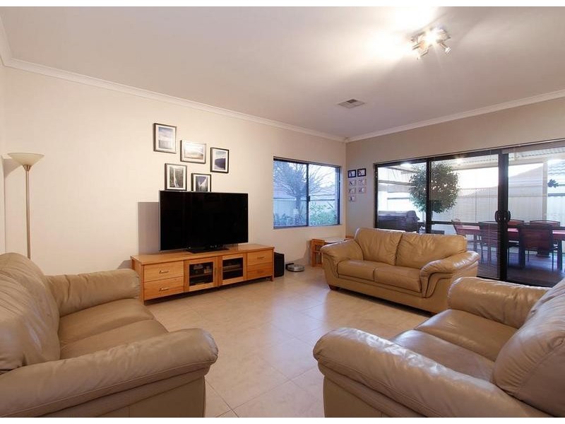 22 Banda Blvd, Canning Vale WA 6155