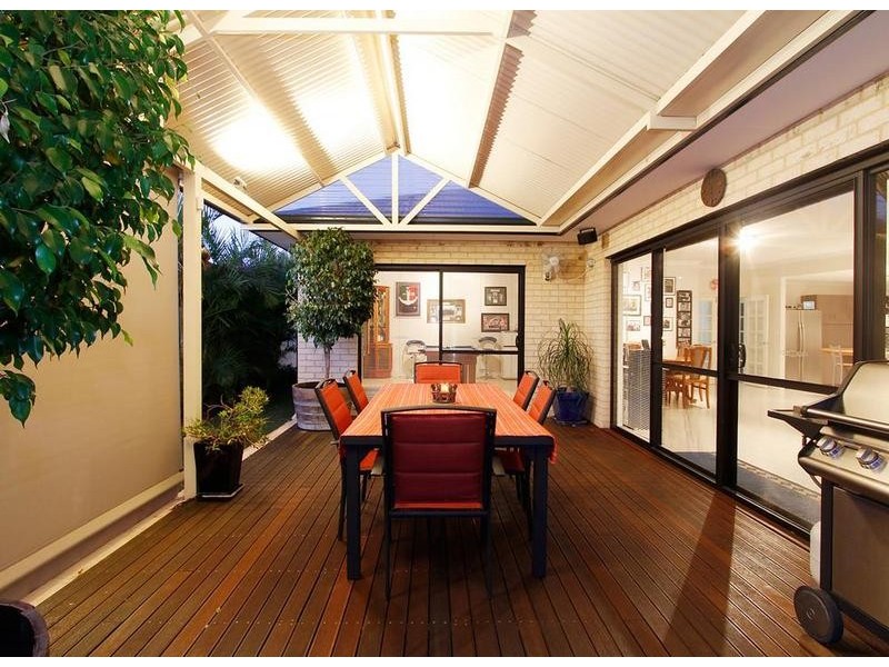 22 Banda Blvd, Canning Vale WA 6155