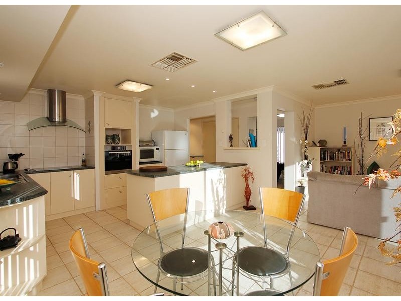 28 Cunningham St, Ardross WA 6153