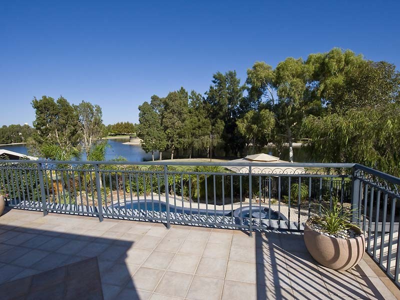 110 Bennett Drive, Canning Vale WA 6155