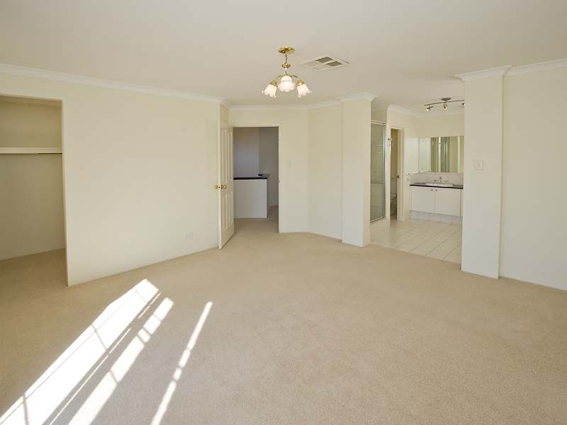 110 Bennett Drive, Canning Vale WA 6155