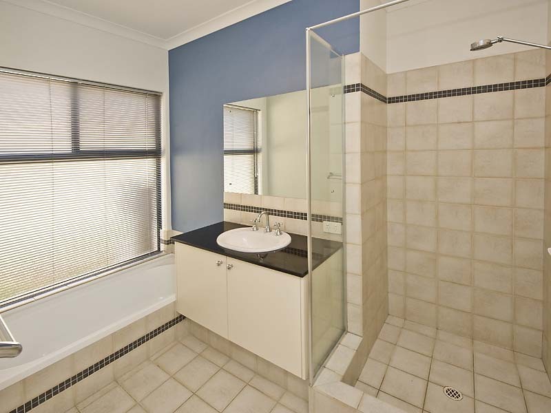 110 Bennett Drive, Canning Vale WA 6155