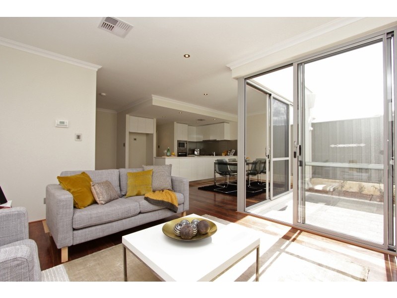 2/30 Waddell Road, Palmyra WA 6157