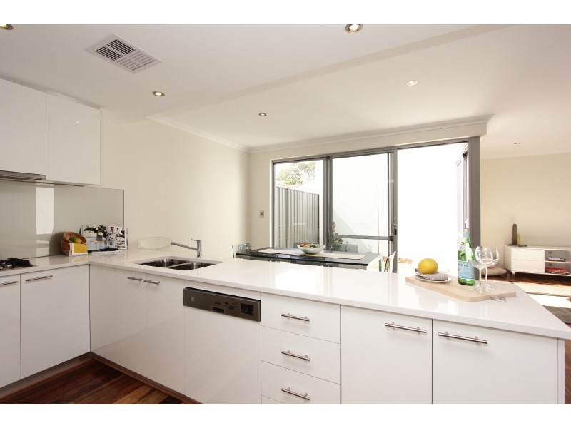 2/30 Waddell Road, Palmyra WA 6157