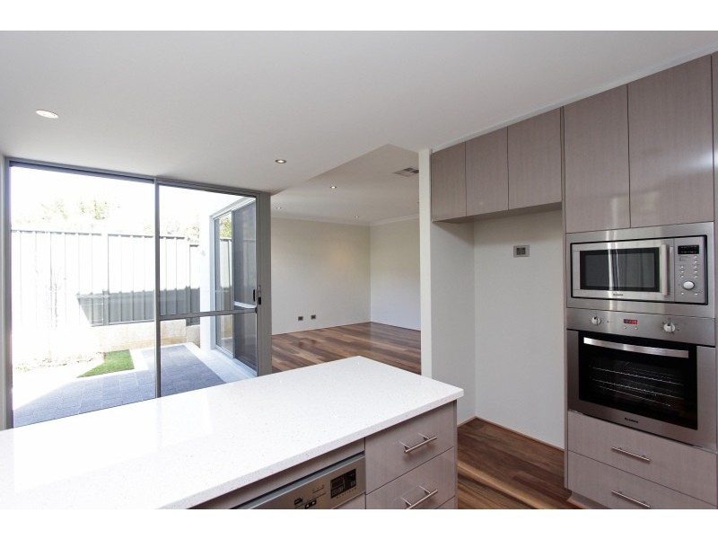 4/30 Waddell Road, Palmyra WA 6157