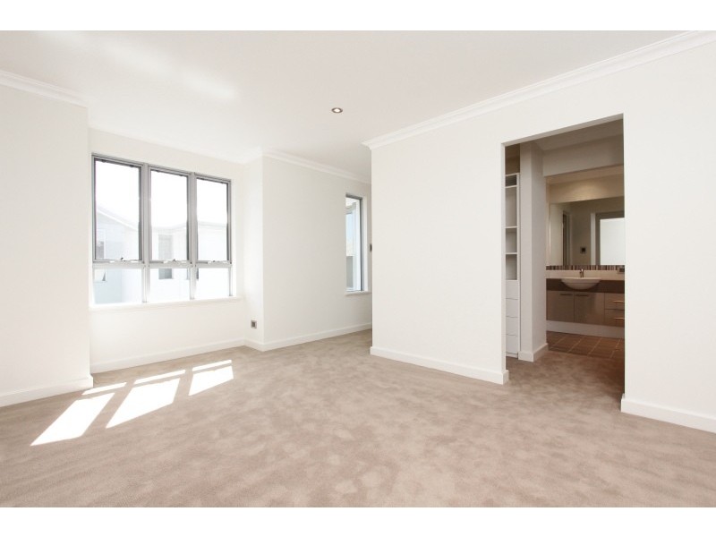 4/30 Waddell Road, Palmyra WA 6157