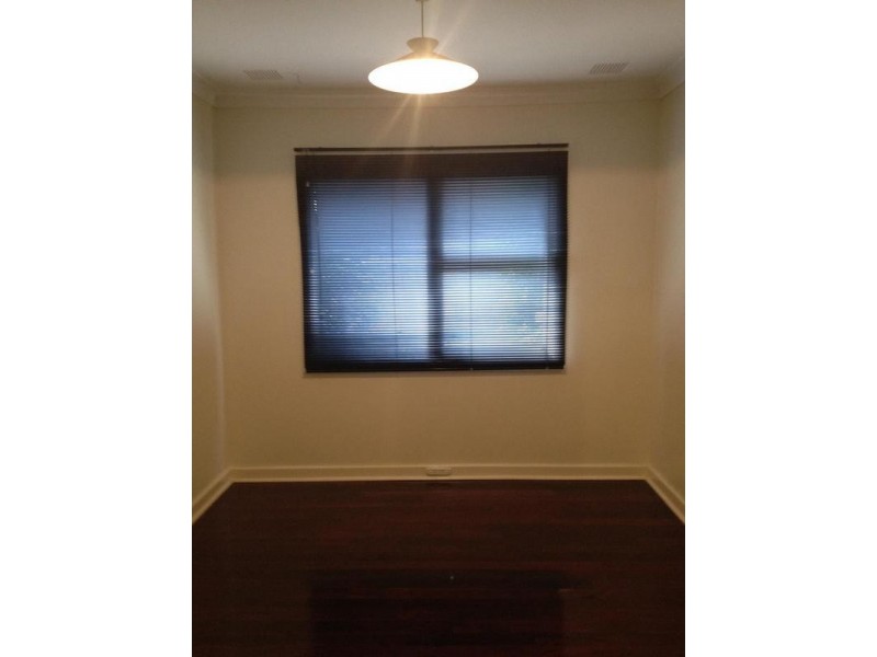 1 Hawkes St, Coolbellup WA 6163