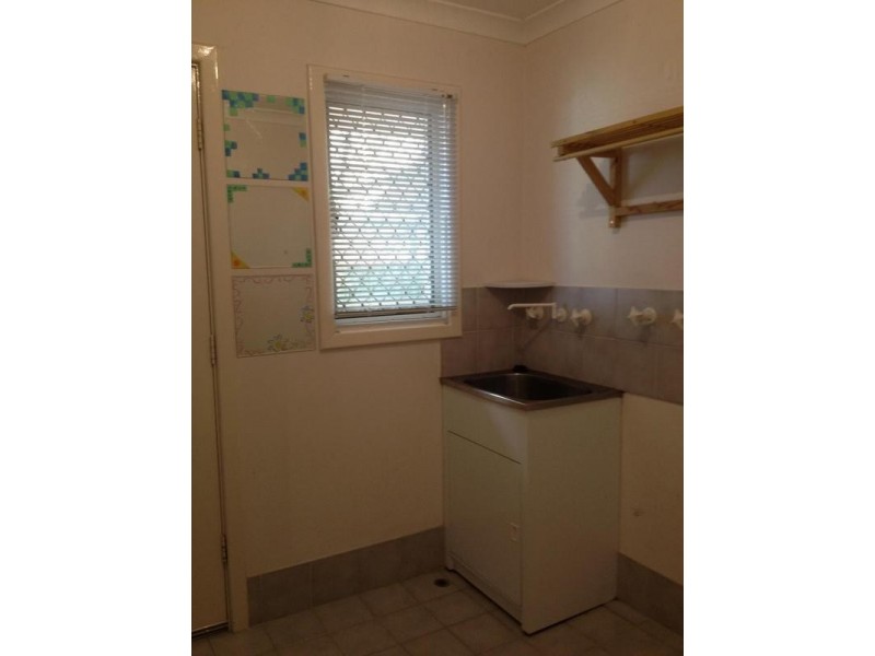 1 Hawkes St, Coolbellup WA 6163