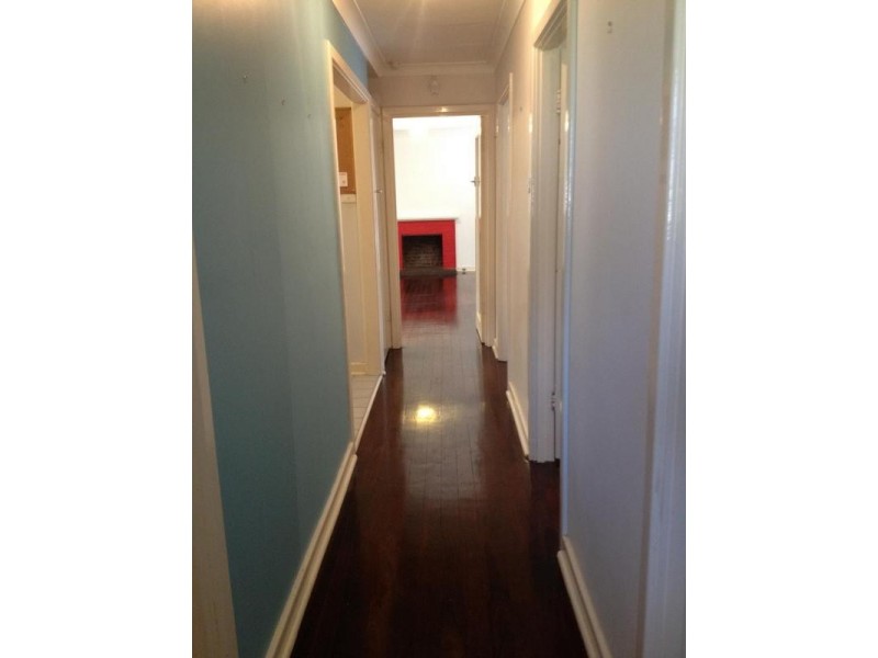 1 Hawkes St, Coolbellup WA 6163