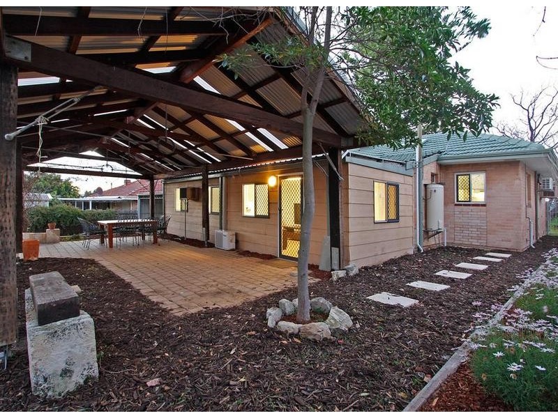 85 Lefroy Rd, Beaconsfield WA 6162