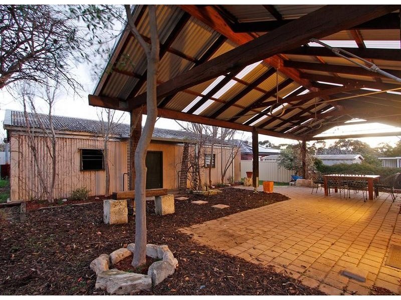 85 Lefroy Rd, Beaconsfield WA 6162