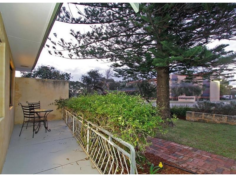 85 Lefroy Rd, Beaconsfield WA 6162