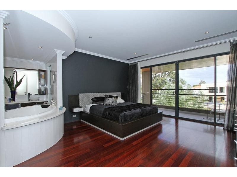 2a Bateman Rd, Mount Pleasant WA 6153