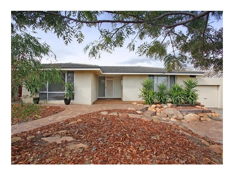 24 Pass Crescent, Beaconsfield WA 6162